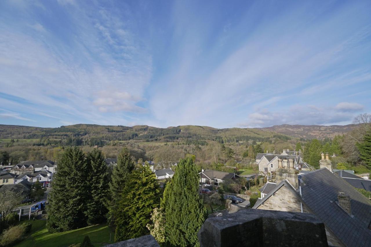 Tigh Na Cloich Hotel Pitlochry Bagian luar foto