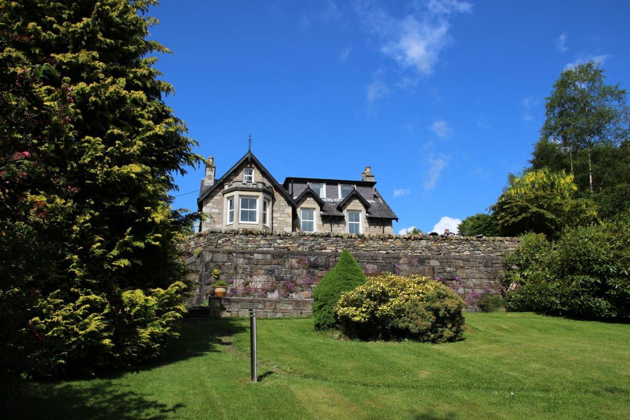 Tigh Na Cloich Hotel Pitlochry Bagian luar foto
