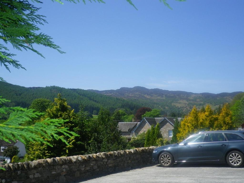 Tigh Na Cloich Hotel Pitlochry Bagian luar foto